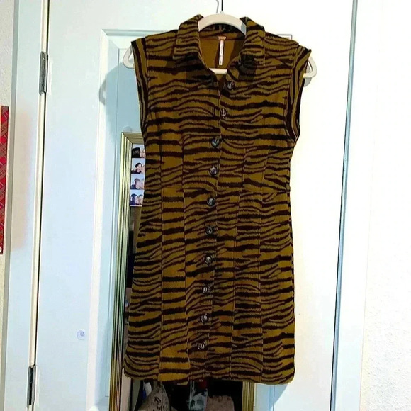 NWOT Free People Us and Them Tiger-Jacquard
Shift Dress - Picture 6 of 8